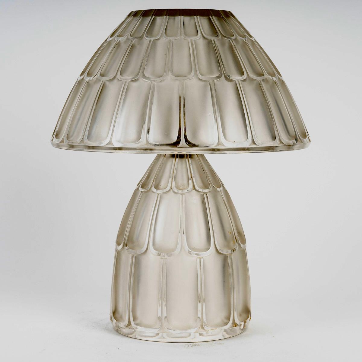 Art Deco Modernist Lamp 