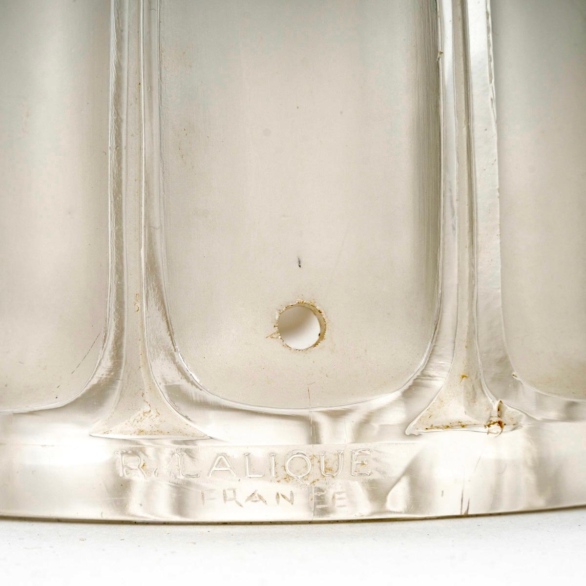 Early 20th Century 1927 René Lalique Art Deco Modernist Lamp Saint Nabor Glass