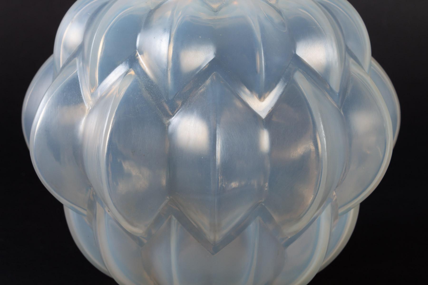 French 1927 René Lalique Art Deco Nivernais Vase in Triple Cased Opalescent Glass