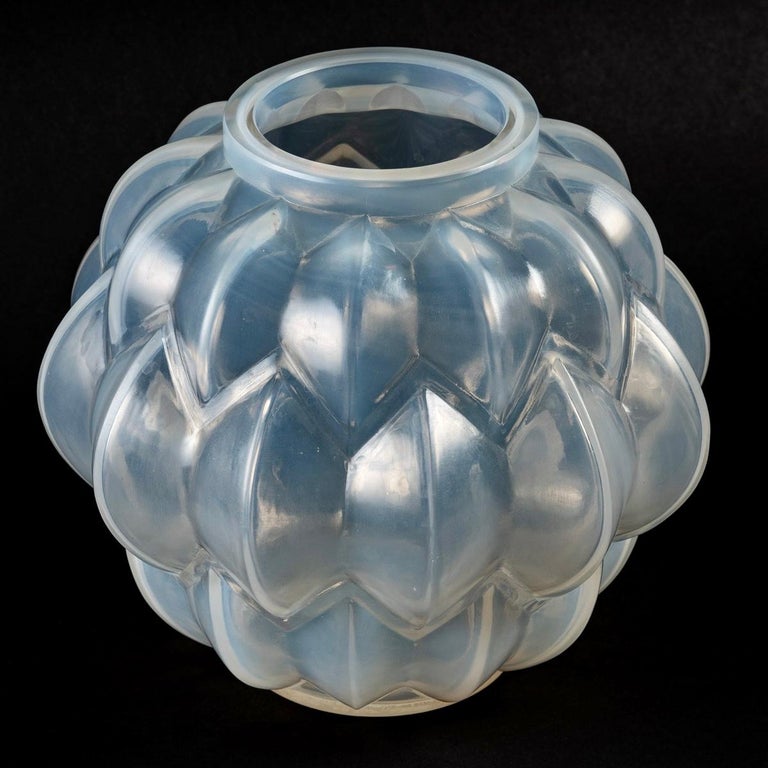 French 1927 René Lalique Art Deco Nivernais Vase in Triple Cased Opalescent Glass