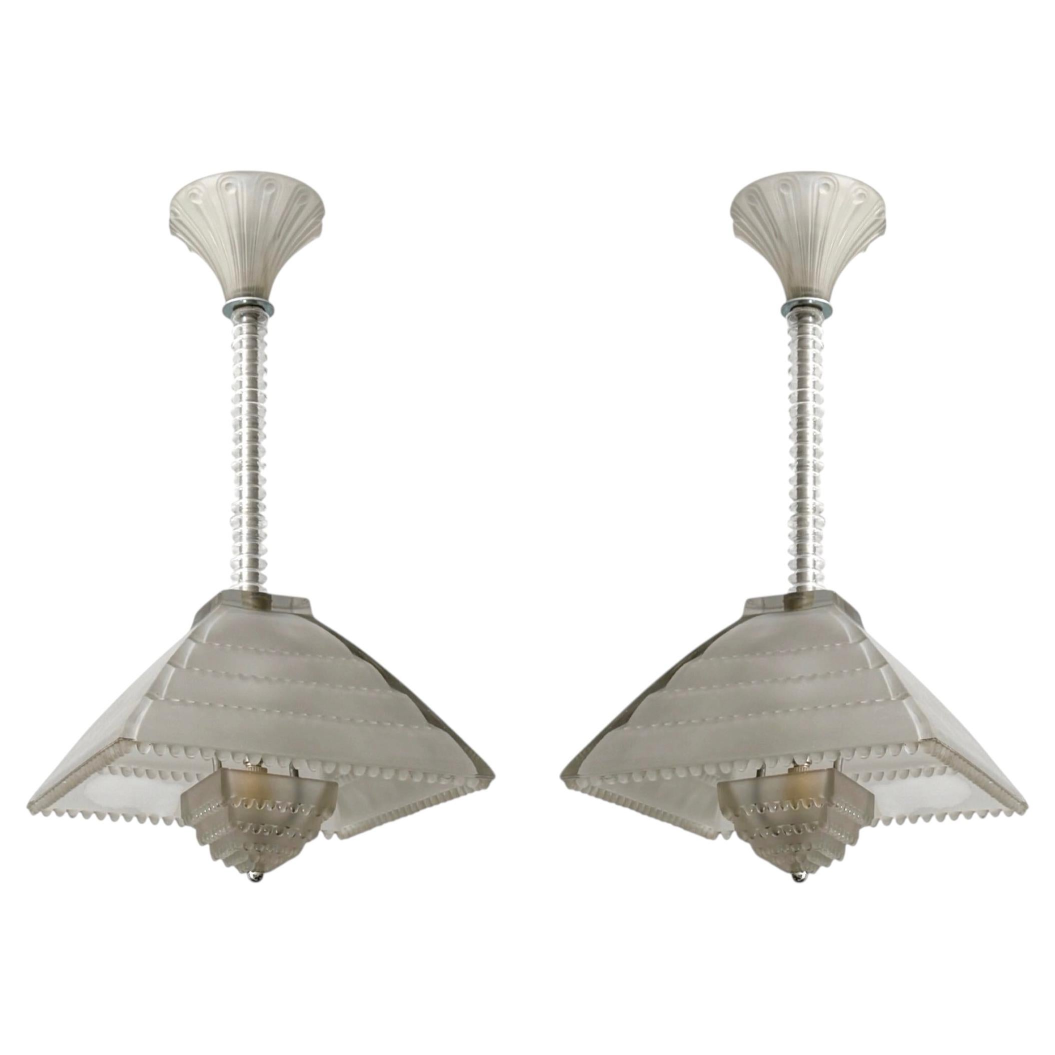 1927 Rene Lalique Art Deco Pair of Chandeliers Light Fixture Raven Glass