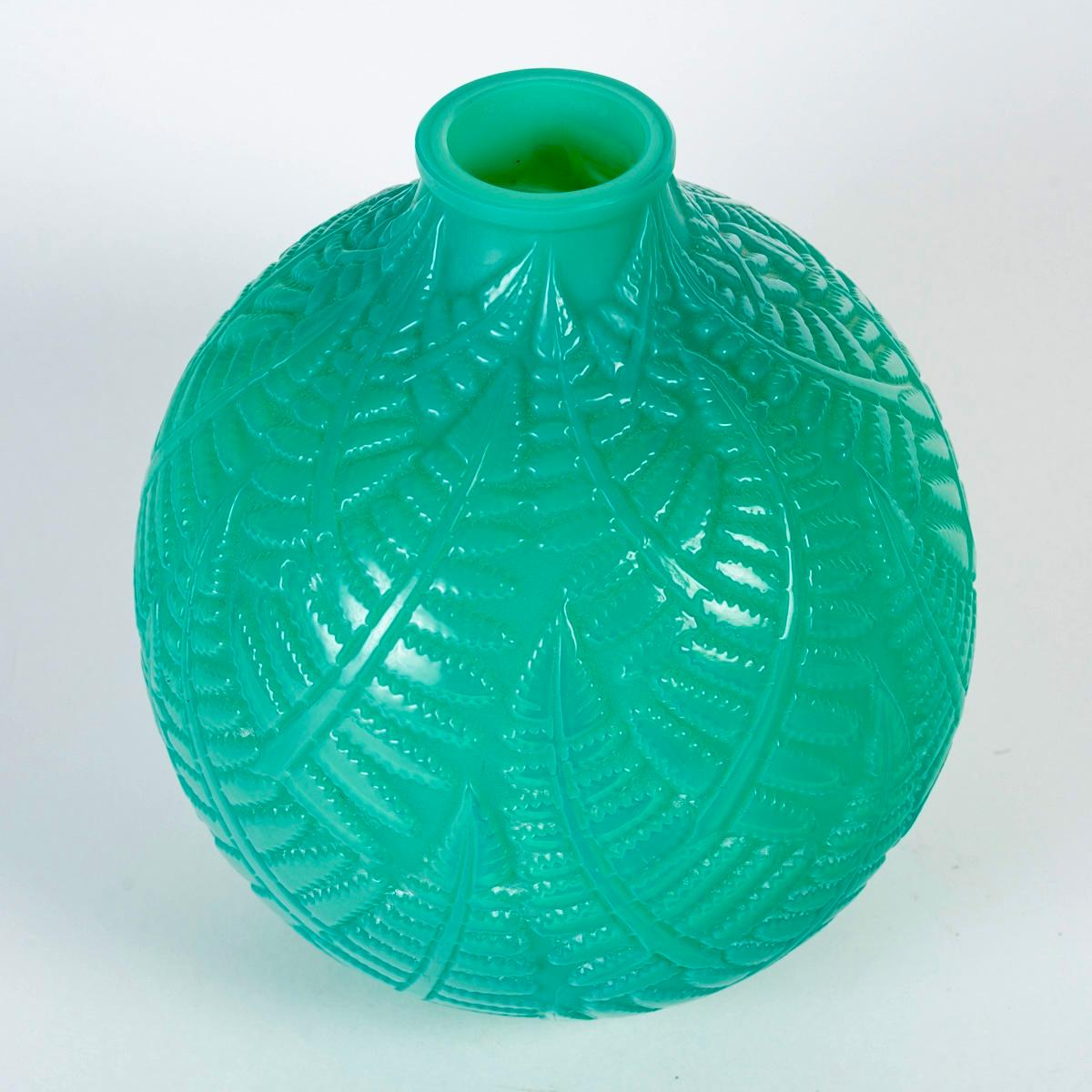 Art Déco 1927 René Lalique Vaso Art Deco Espalion incassato in vetro Greene & Greene in vendita