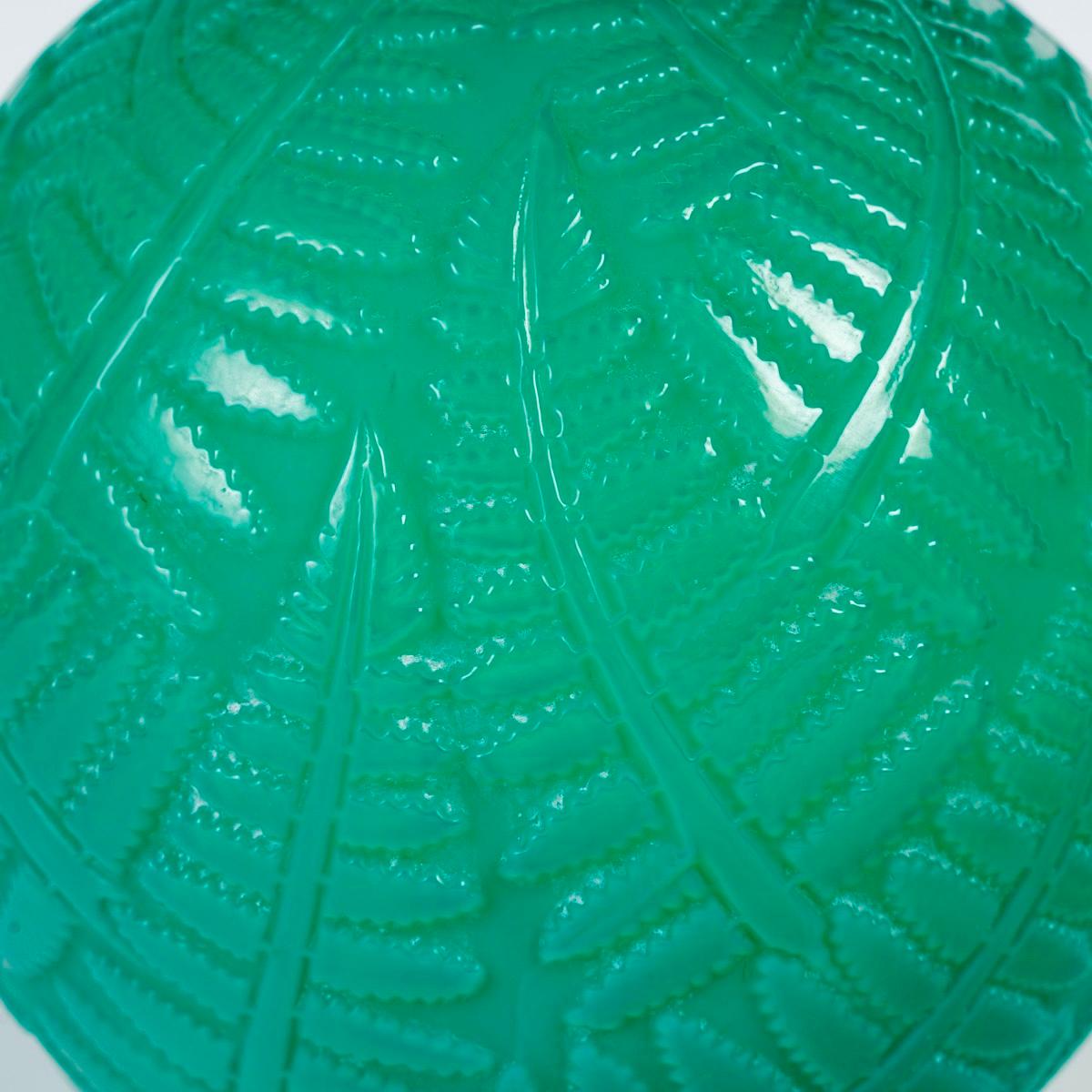 Francese 1927 René Lalique Vaso Art Deco Espalion incassato in vetro Greene & Greene in vendita