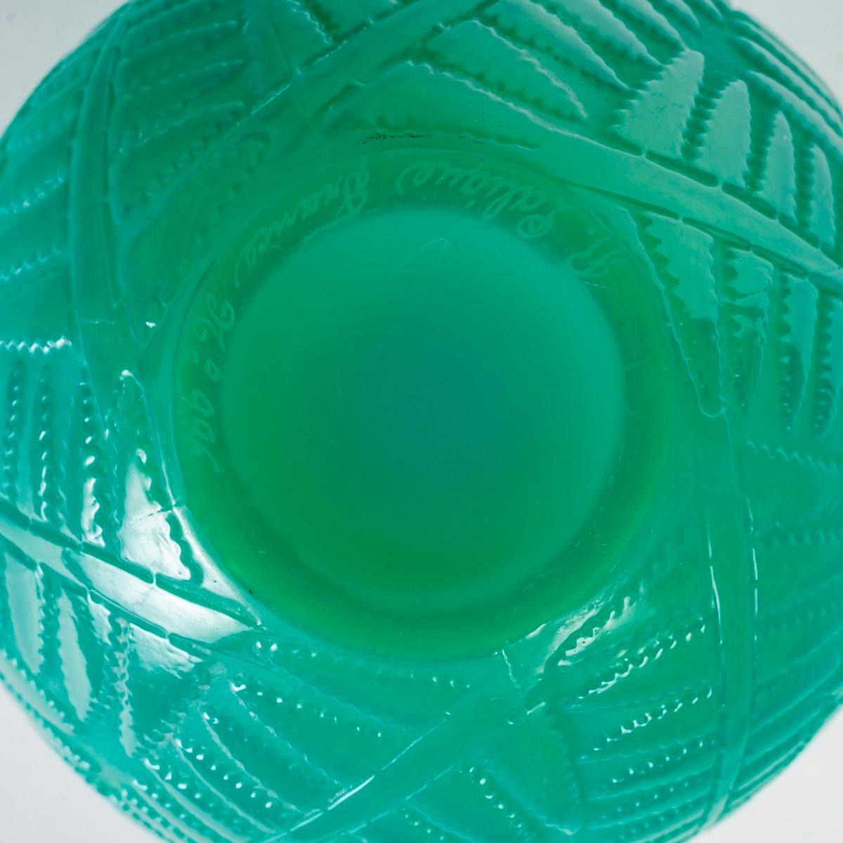 Stampato 1927 René Lalique Vaso Art Deco Espalion incassato in vetro Greene & Greene in vendita