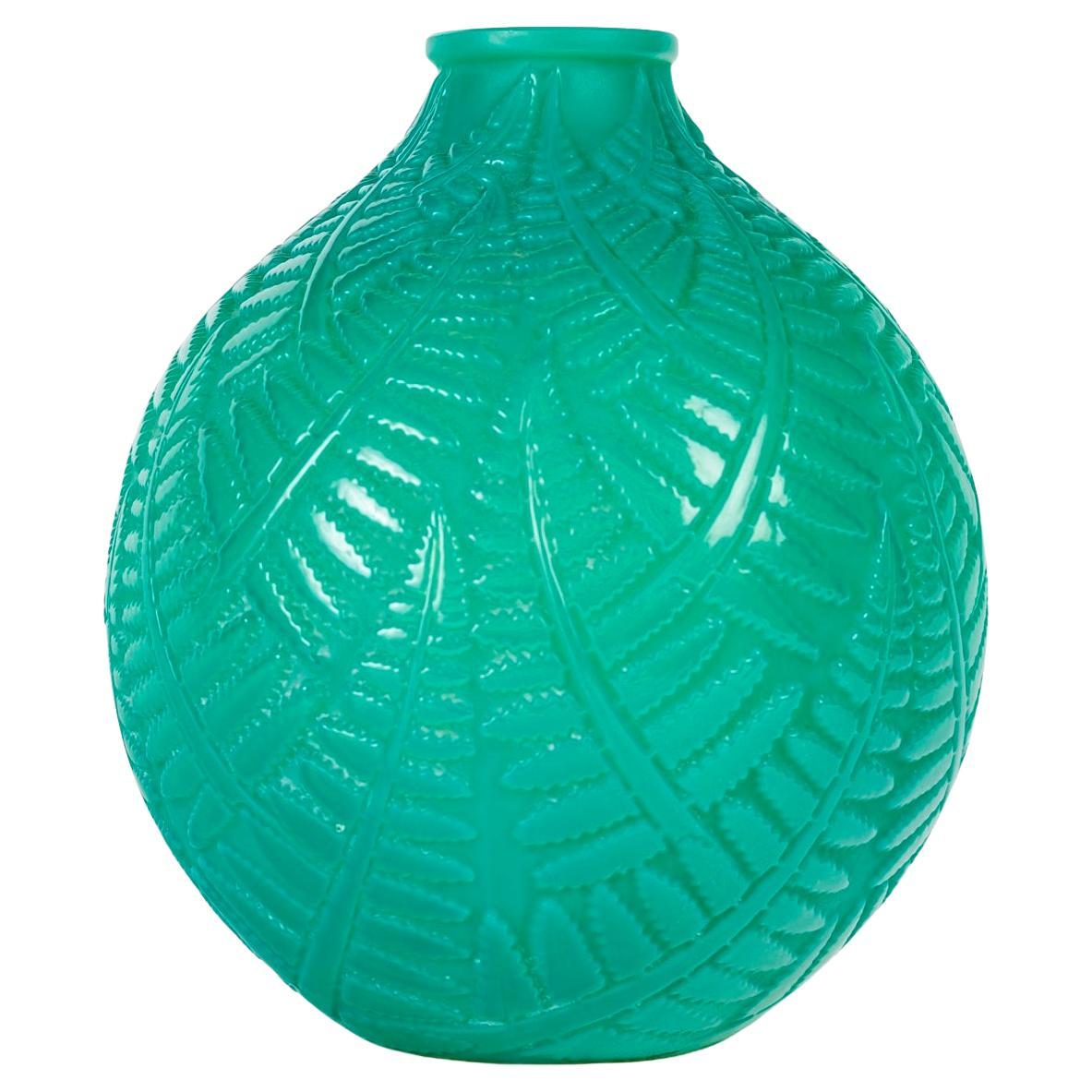 1927 René Lalique Art Deco Vase Espalion Cased Jade Green Glass