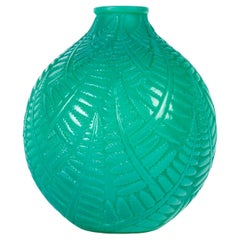 1927 René Lalique Art Deco Vase Espalion Cased Jade Green Glass