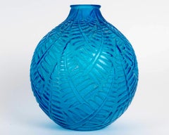 1927 René Lalique Art Deco Vase Espalion Electric Blue Glas mit weißer Patina
