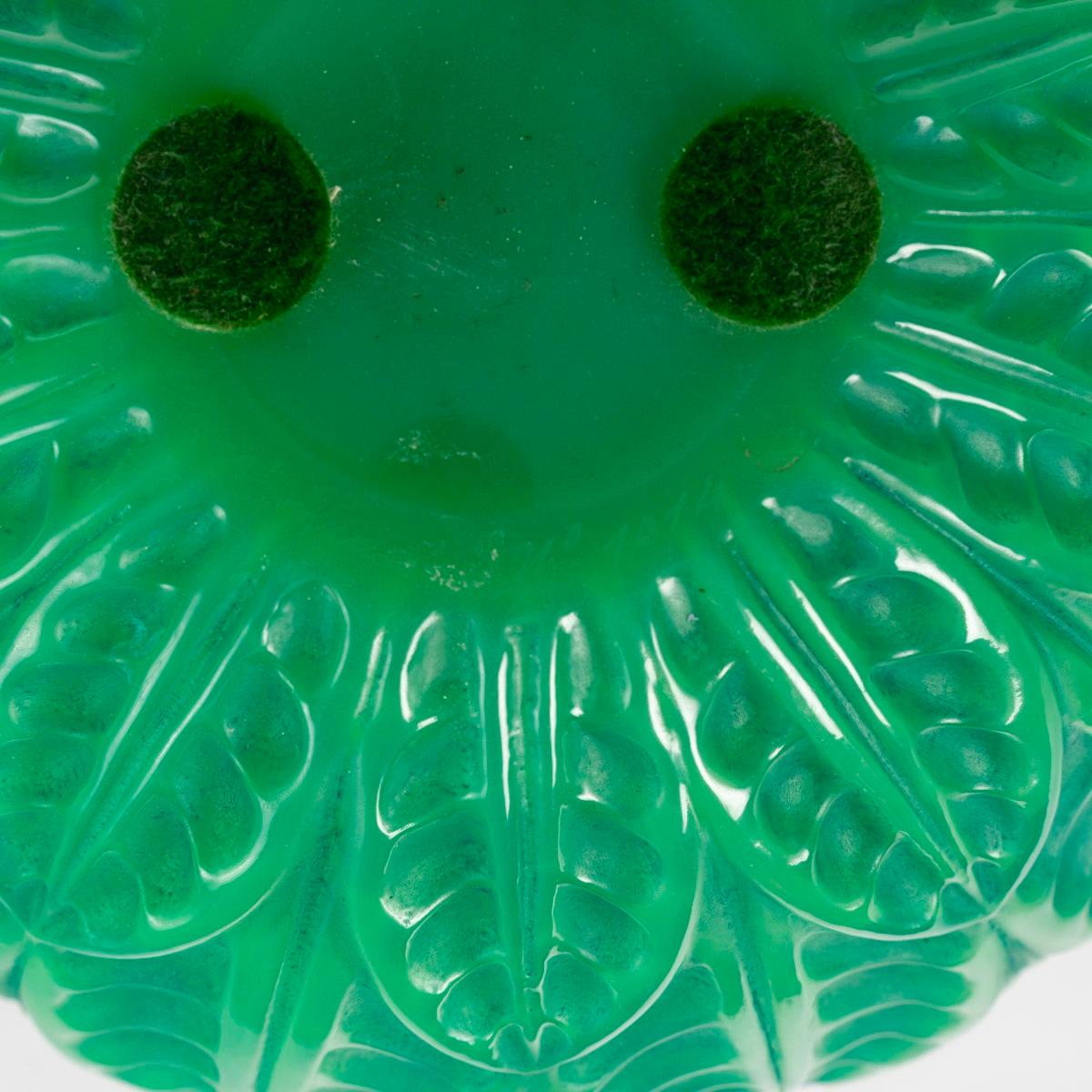 1927 Rene Lalique Art Deco Vase Malesherbes Jade Green Glass Green Patina In Good Condition In Boulogne Billancourt, FR