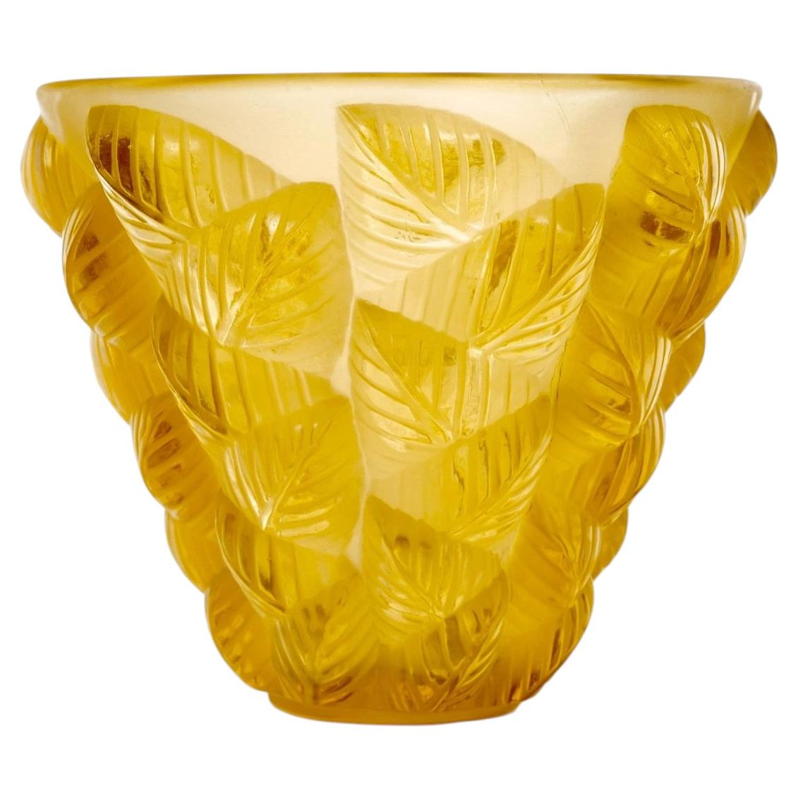 1927 René Lalique - Vase Art déco en verre jaune de Moissac