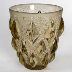 1927 René Lalique - Vaso Art Déco Rampillon in vetro topazio grigio fumé