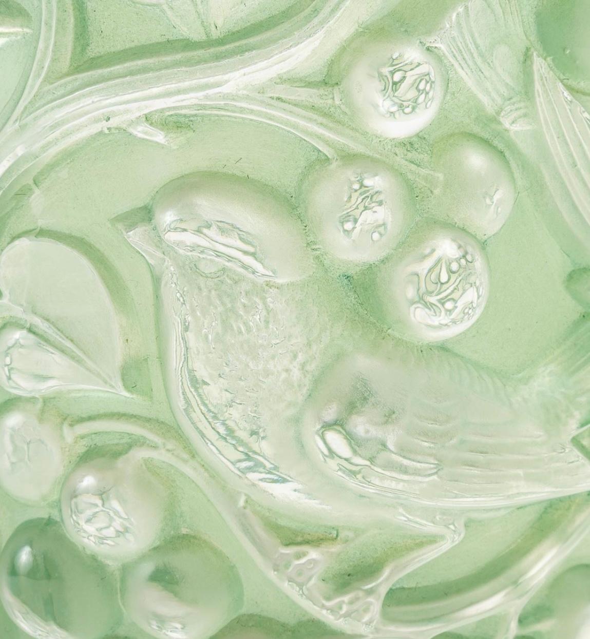 French 1927 René Lalique Avallon Vase in Frosted Glass with Green Patina Sparrows Birds