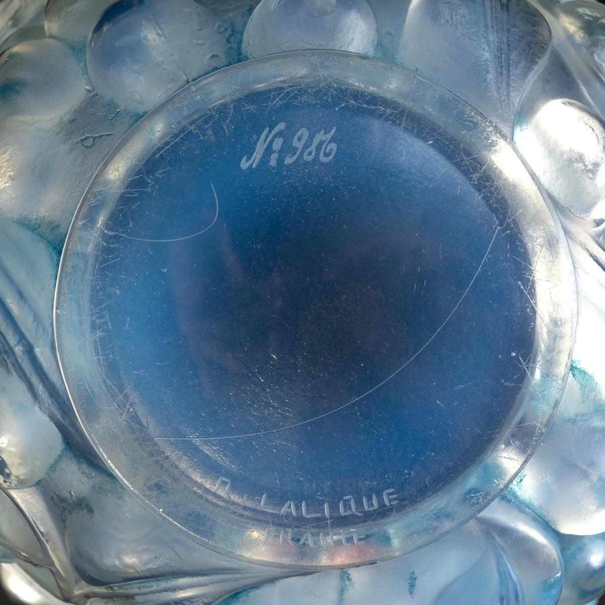 Molded 1927 René Lalique Avallon Vase in Opalescent Glass Blue Patina, Sparrows Birds