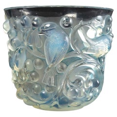 1927 René Lalique Avallon Vase in Opalescent Glass Blue Patina, Sparrows Birds