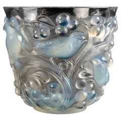 1927 René Lalique Vase Avallon en verre opalescent - Oiseaux moineaux