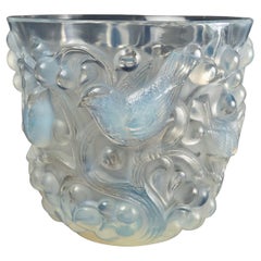 1927 René Lalique Avallon Vase aus opalisierendem Glas, Spatzen Vögel