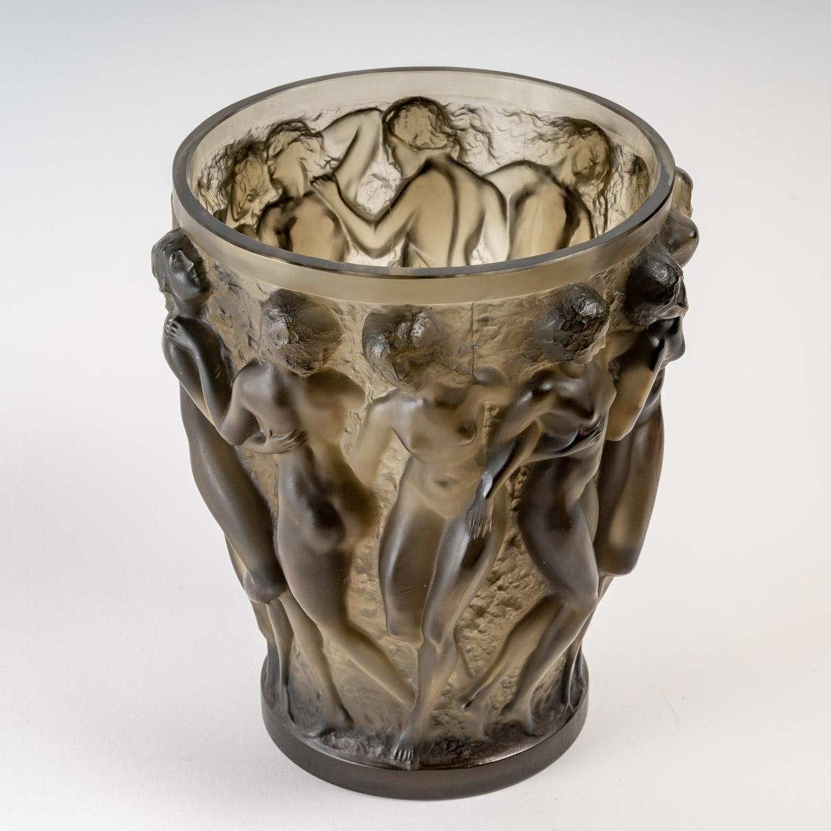 French 1927 René Lalique Bacchantes Vase in Grey Smoked Topaz Glass, Dancing Women