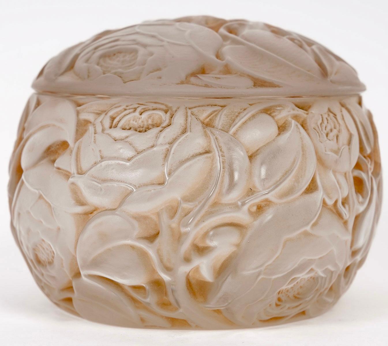 French 1927 René Lalique Box Dinard Frosted Glass with Sepia Patina, Roses Flowers For Sale