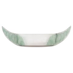 1927 René Lalique, Jardiniere Bowl Acanthes Frosted Glass with Green Patina