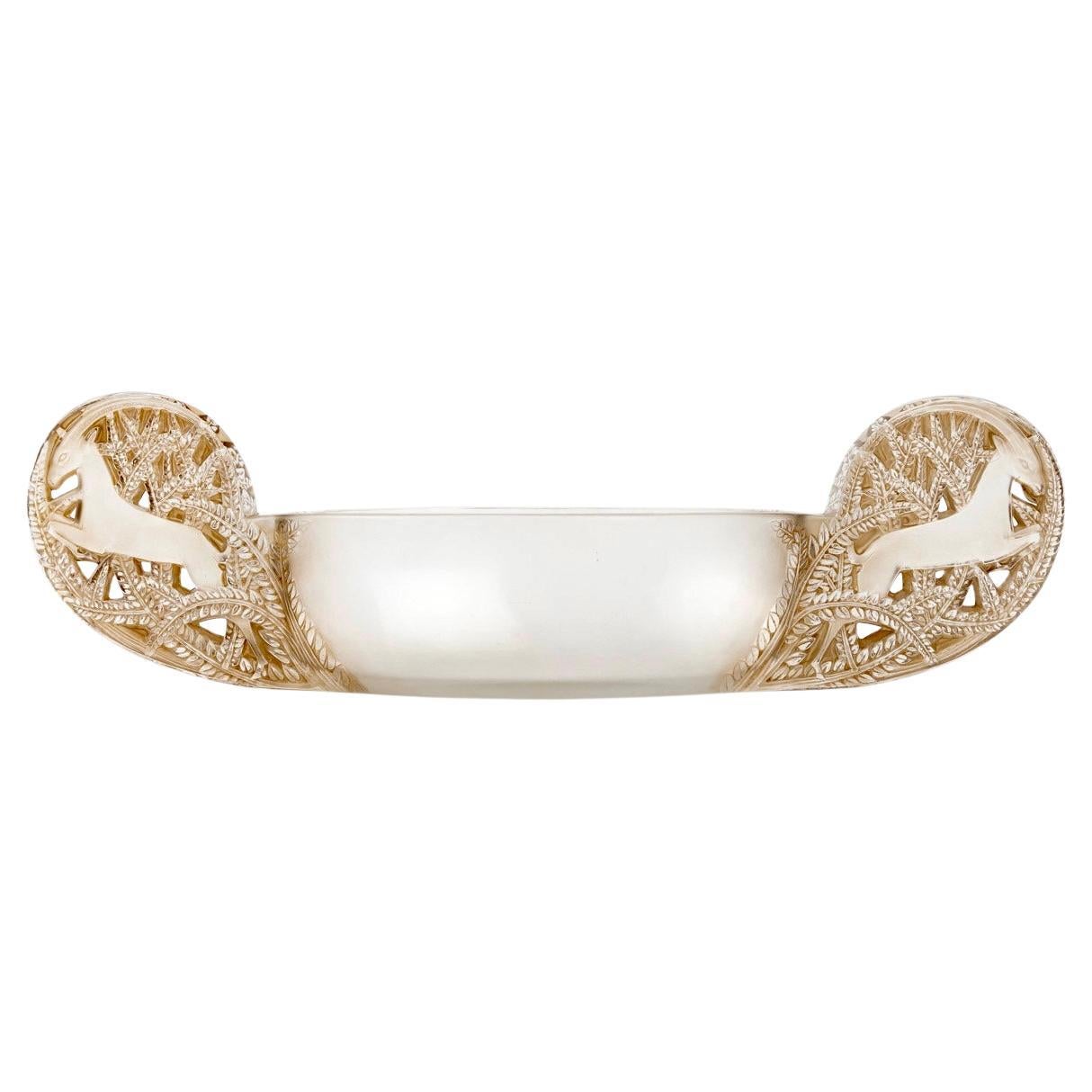 1927 René Lalique Jardiniere Centrotavola Saint-Hubert in vetro con patina seppia