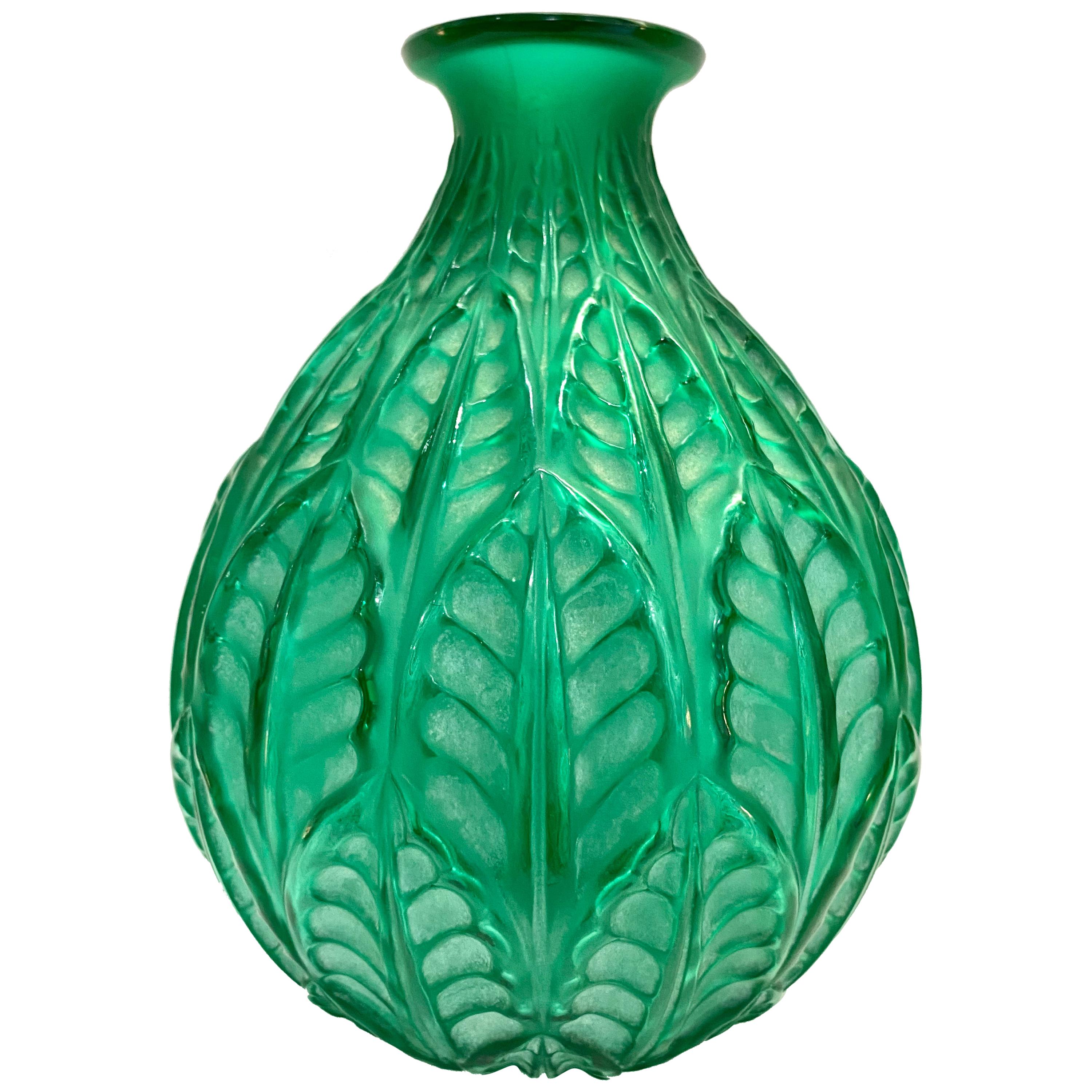 1927 René Lalique Malesherbes Vase in Emerald Green Glass Leaves
