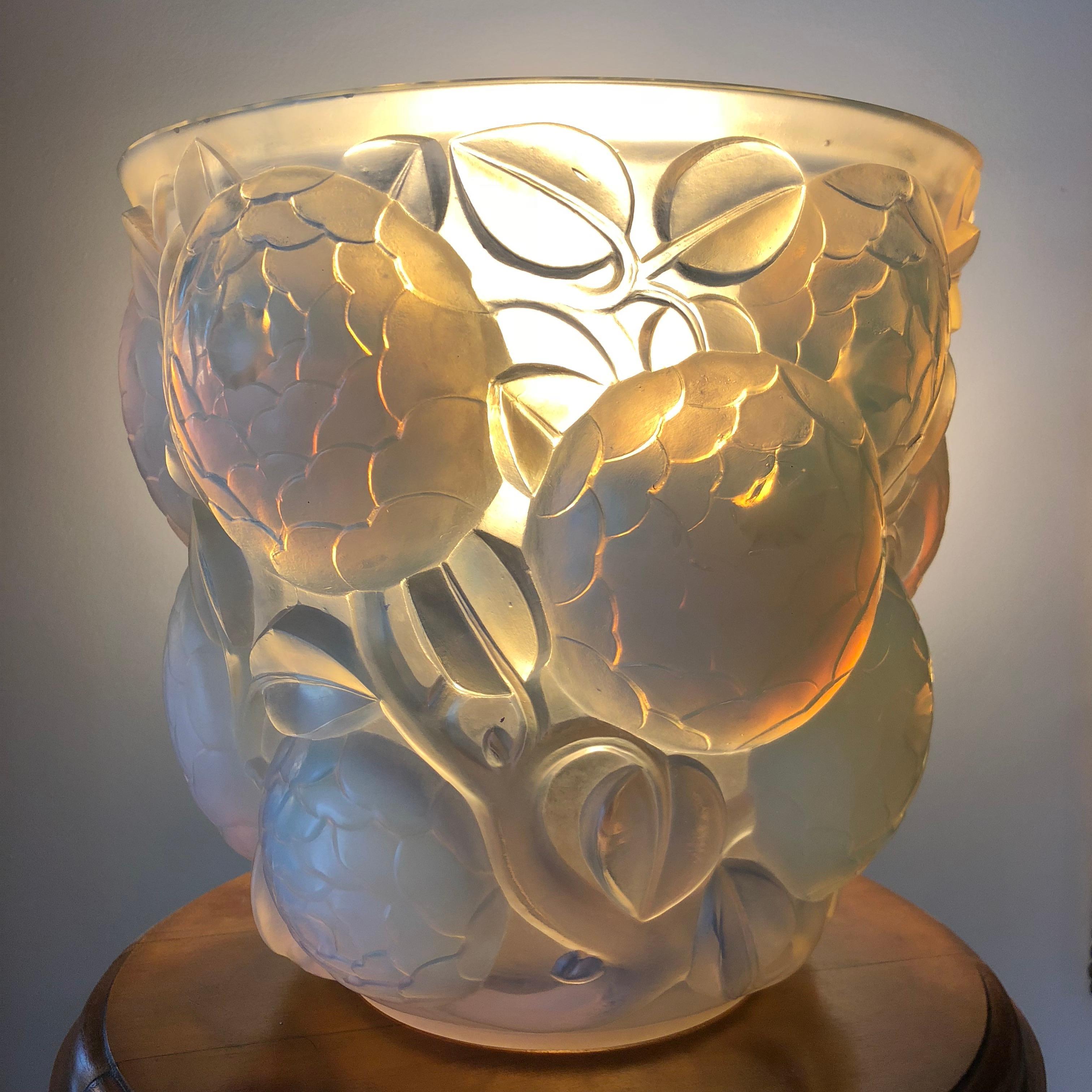 1927 Rene Lalique Oran Vase in Opalescent Glass 1