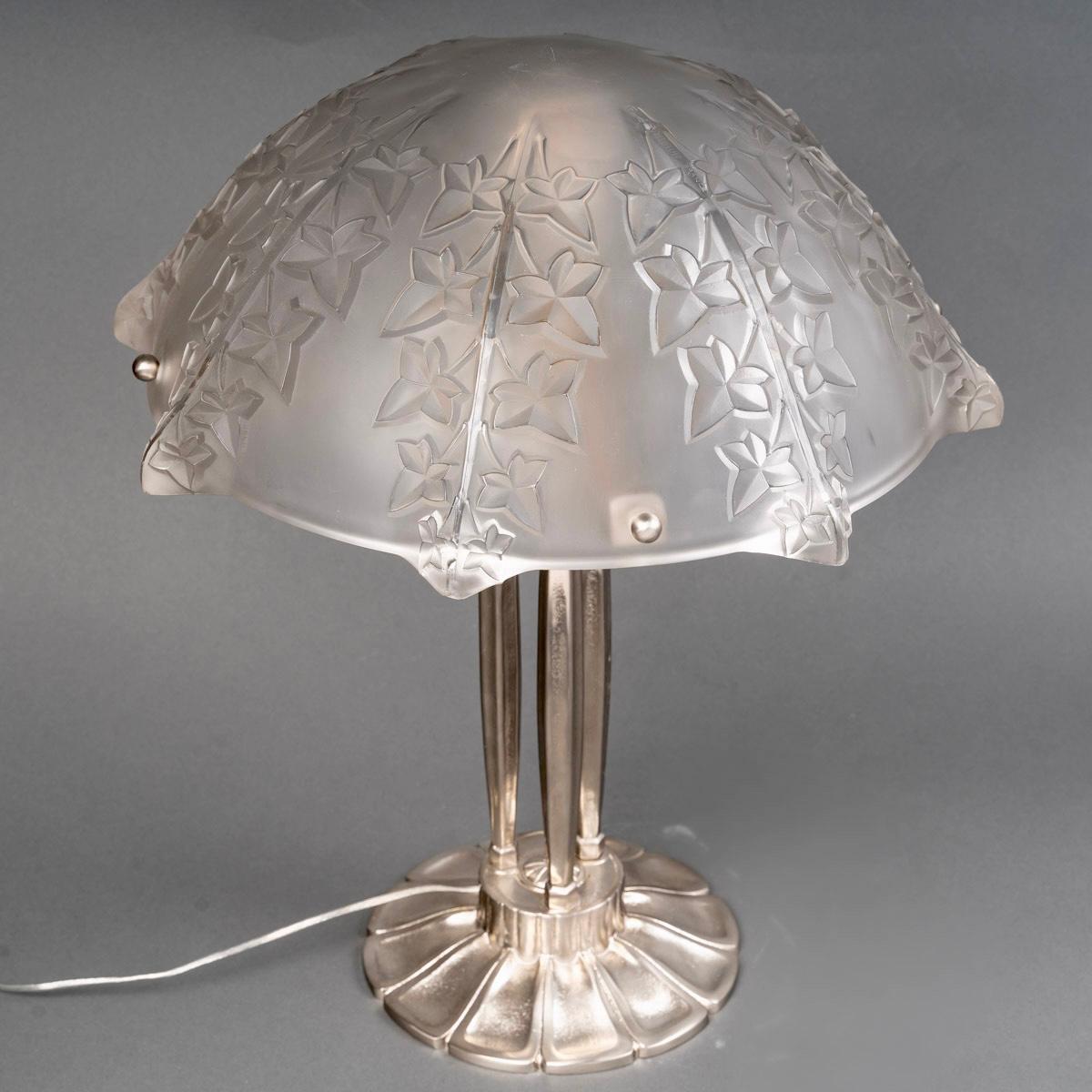 French 1927 René Lalique - Pair Of Lamps Lierre Ivy Glass & Nickeled Bronze  For Sale