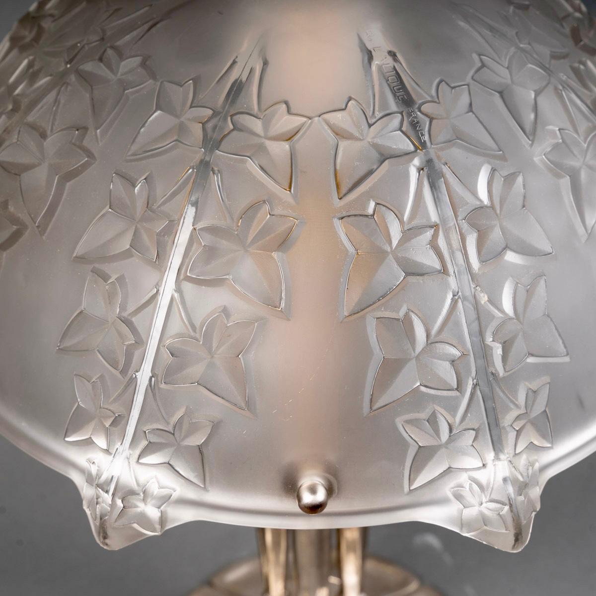 1927 René Lalique - Pair Of Lamps Lierre Ivy Glass & Nickeled Bronze  In Good Condition For Sale In Boulogne Billancourt, FR