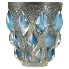 1927 René Lalique Rampillon Vase in Opalescent Glass