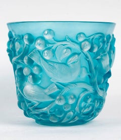 1927 René Lalique - Vase Avallon Glass with Electric Blue Patina Sparrows Birds
