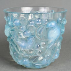 1927 René Lalique Vase Avallon Opalescent Glass with Blue Patina Sparrows Birds