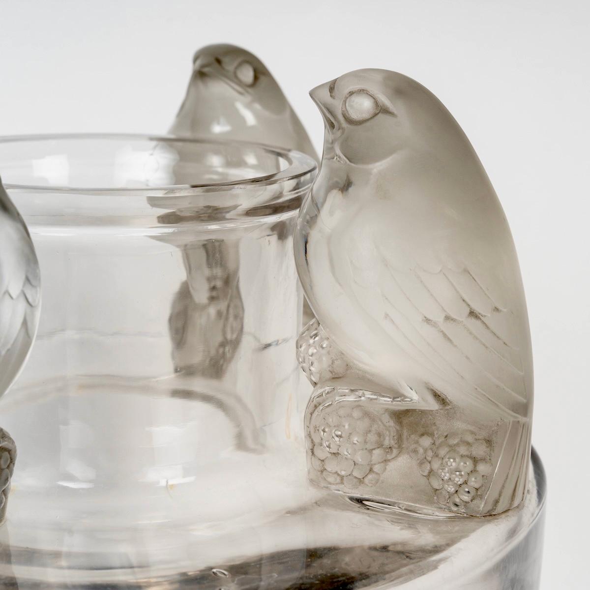 Stampato 1927 René Lalique - Vaso Bellecour in vetro smerigliato in vendita