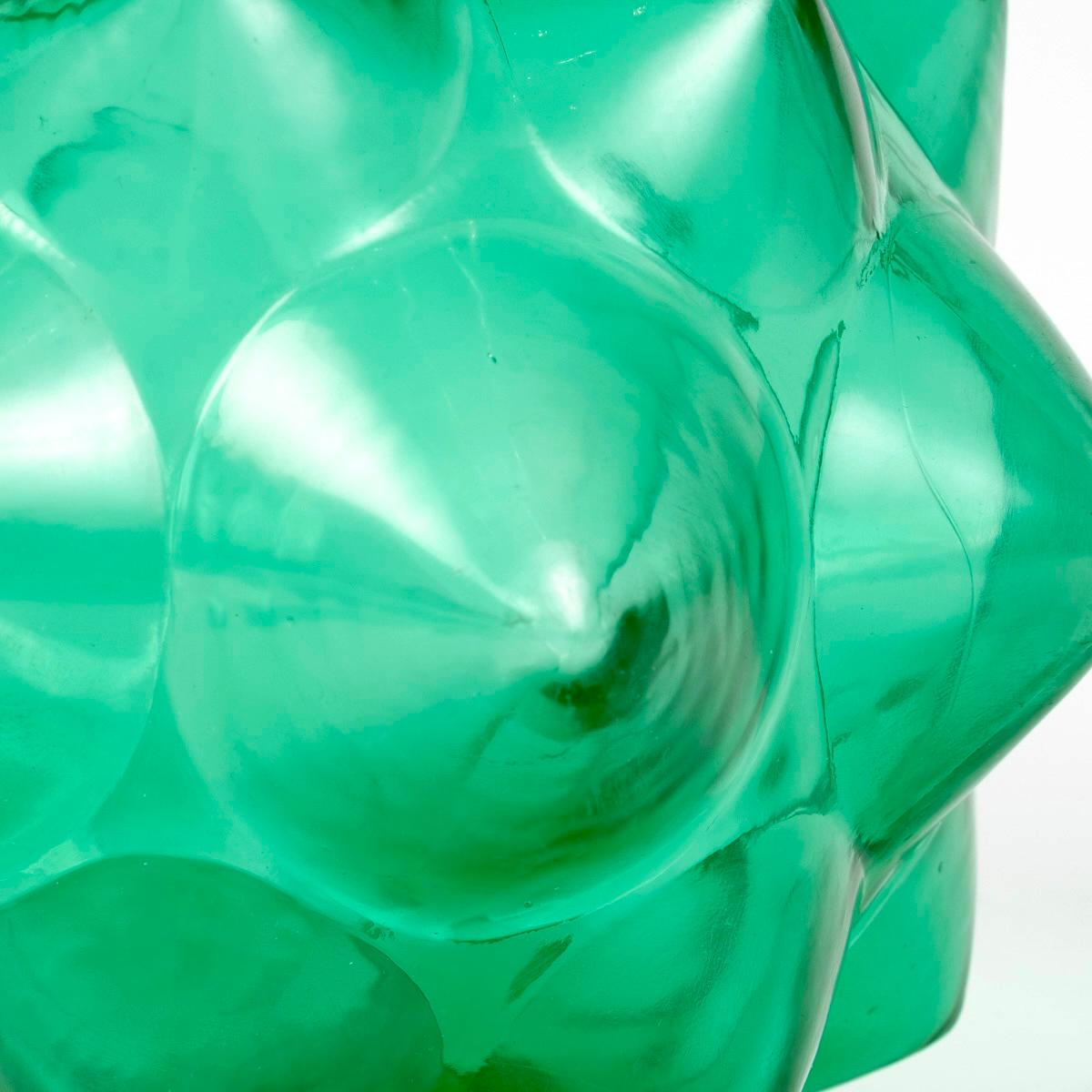 Molded 1927 René Lalique - Vase Champagne Emerald Green Glass For Sale