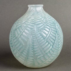 1927 René Lalique Vase Espalion Cased Opalescent Glass with Blue Patina