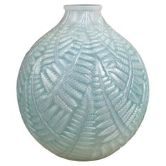1927 René Lalique Vase Espalion Cased Opalescent Glass with Blue Patina