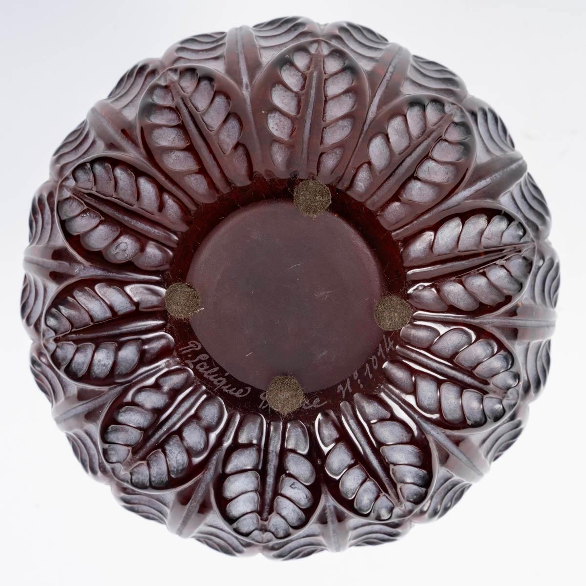 Moulé 1927 René Lalique Vase Malesherbes Verre ambre foncé Patine blanche