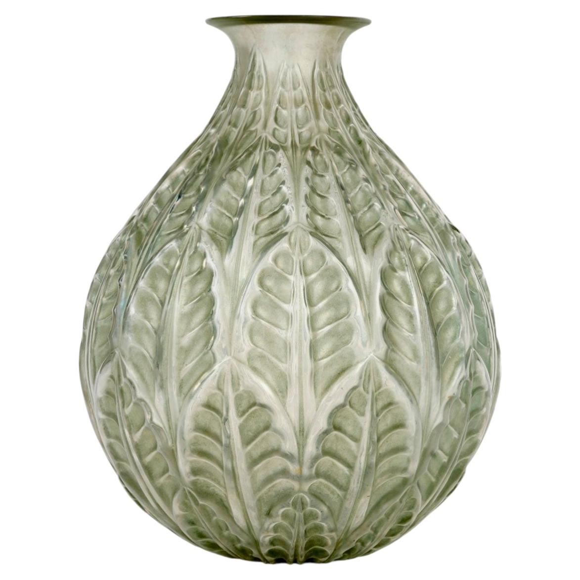 Do Lalique products always have a signature?
