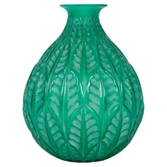 1927 René Lalique Vase Malesherbes Jade Pfefferminz Grünes Glas Weiße Patina