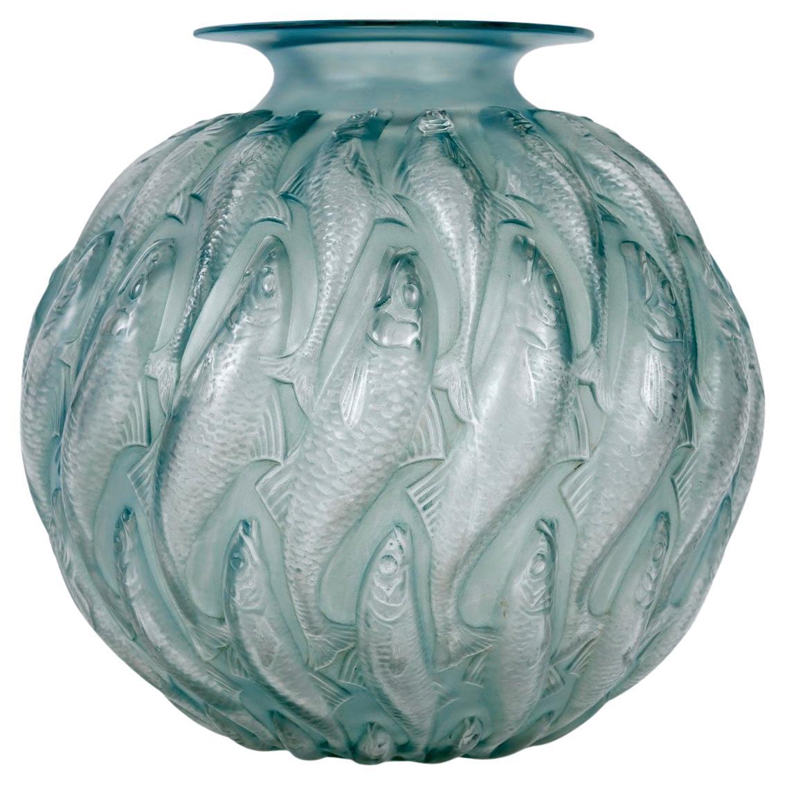 1927 René Lalique - Vase Marisa Glass with Blue Green Patina For Sale