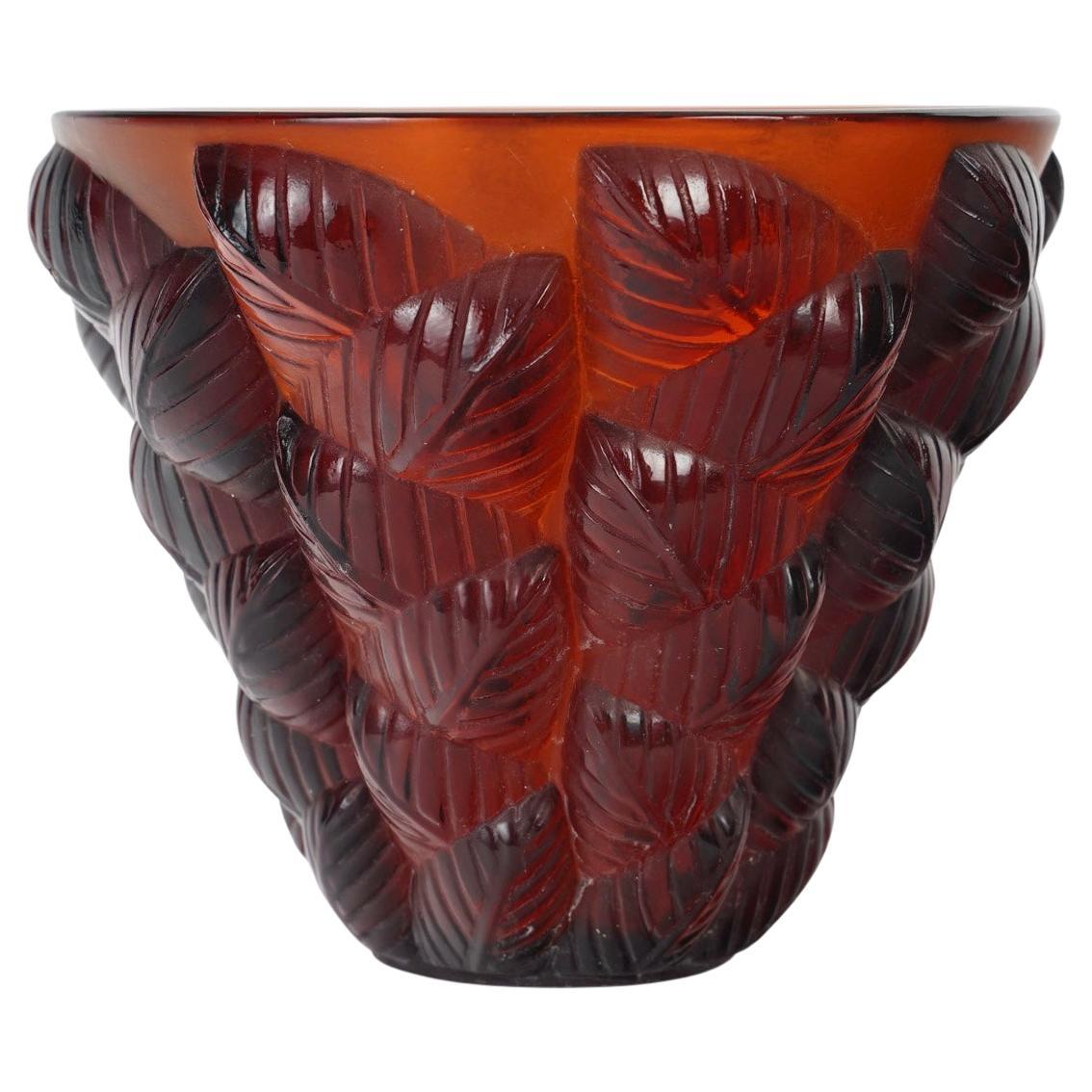 1927 René Lalique - Vase Moissac Red Amber Glass For Sale