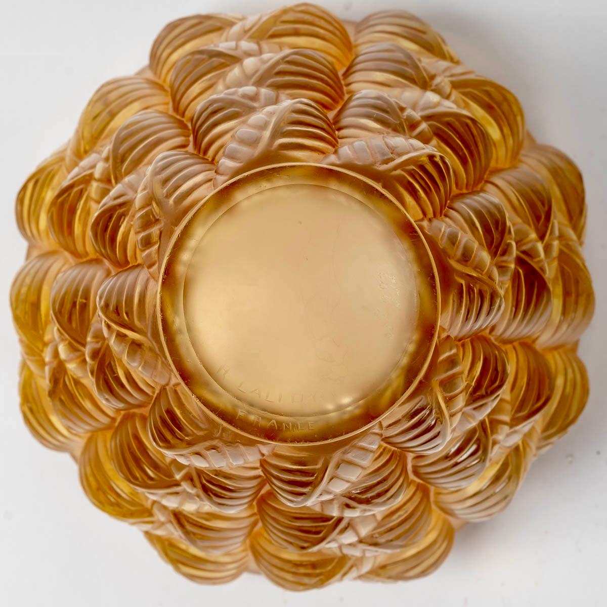 Molded 1927 René Lalique - Vase Moissac Yellow Amber Glass Sepia Patina For Sale