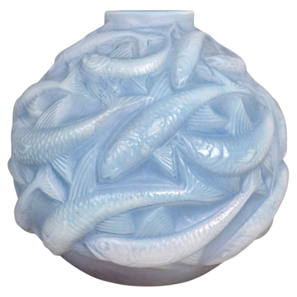 1927 René Lalique Vase Oleron Fishes Cased Opalescent Glass with Blue Patina For Sale
