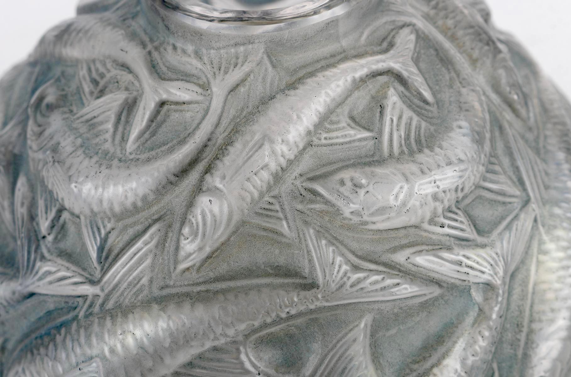 1927 René Lalique Vase Oleron Frosted Glass with Blue Patina In Good Condition For Sale In Boulogne Billancourt, FR