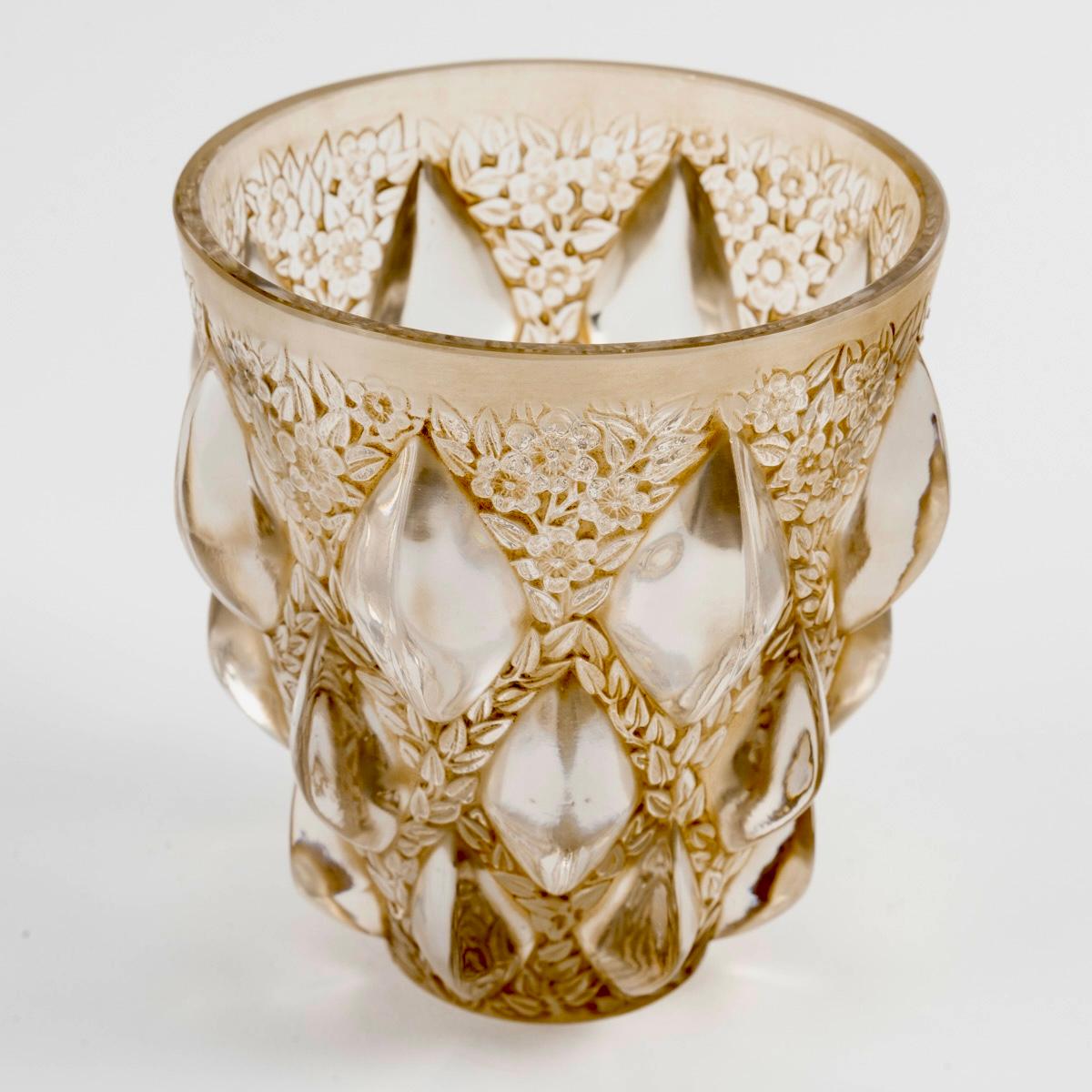 Art déco 1927 René Lalique Vase Rampillon Verre dépoli à patine sépia