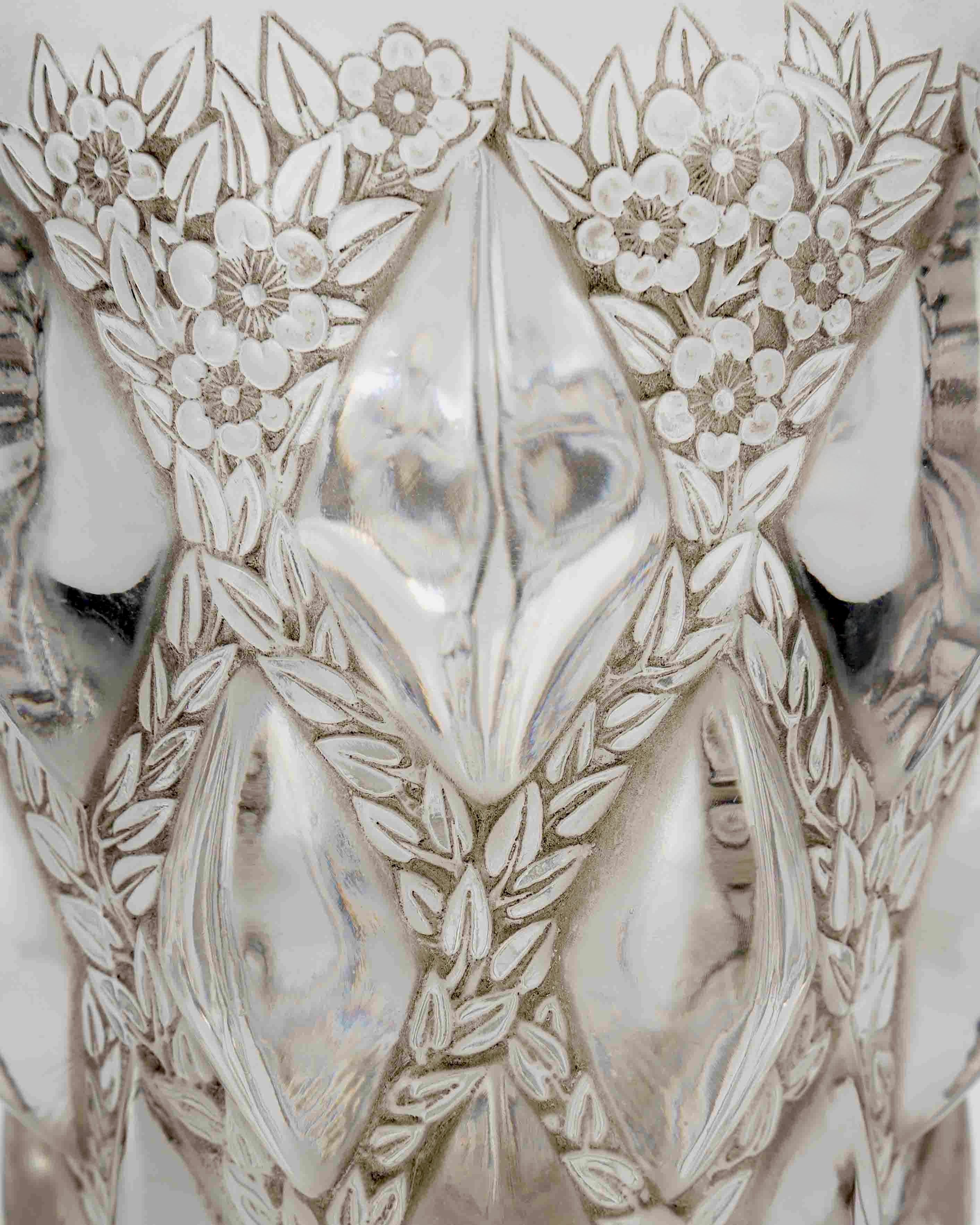 Stampato 1927 René Lalique Vaso in vetro Rampillon con patina grigia in vendita