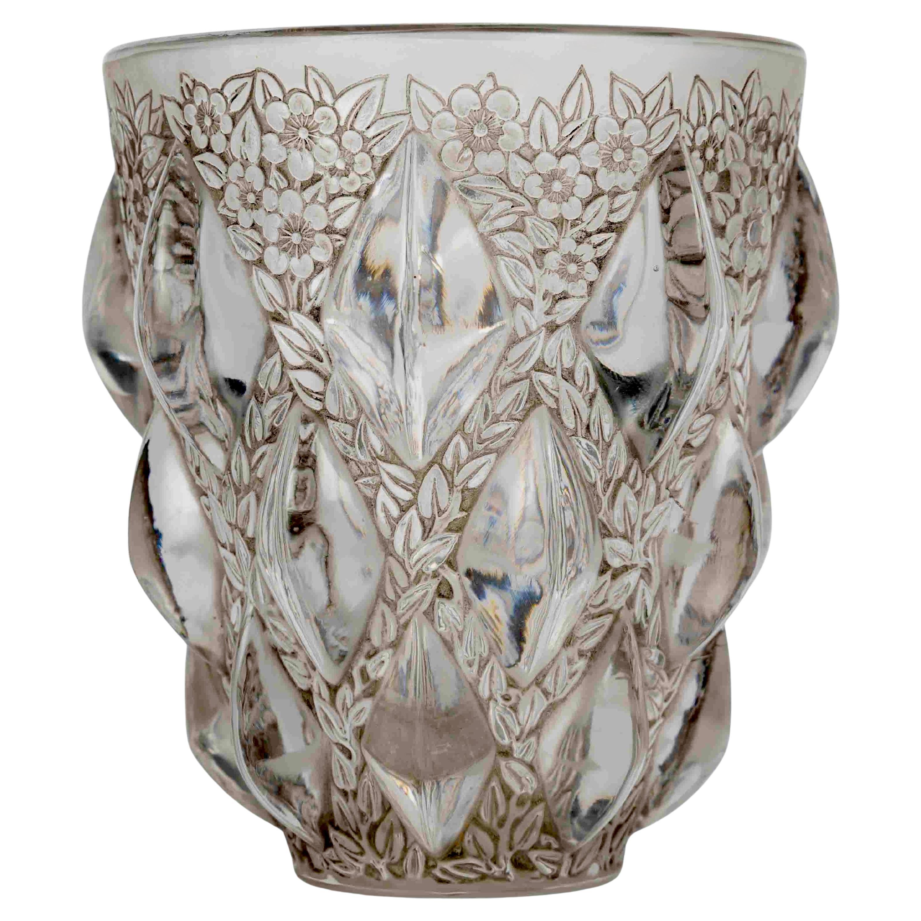 1927 Vase René Lalique Verre Rampillon à patine grise