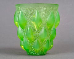 1927 René Lalique - Vase Rampillon Green Opalescent Peppermint Glass