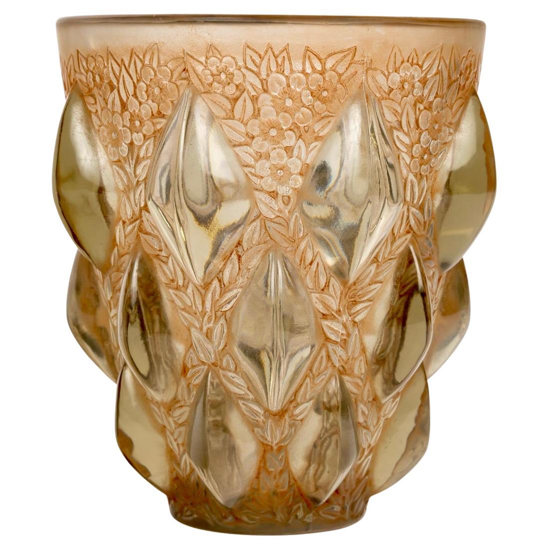 1927 René Lalique - Vaso Rampillon in vetro fumé grigio con patina seppia