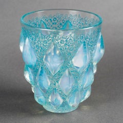 1927 René Lalique - Vase Rampillon Verre opalescent à patine bleue