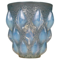 1927 René Lalique - Vase Rampillon Opalescent Glass With Blue Patina