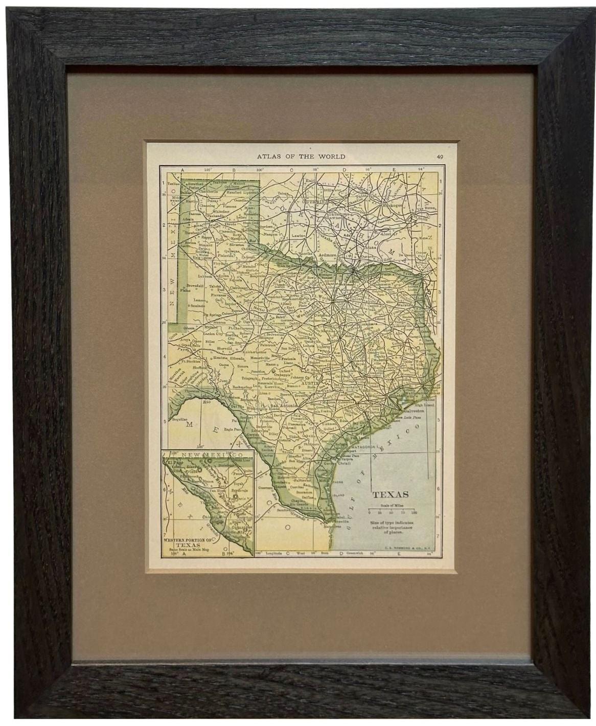 Voici une carte très détaillée du Texas, imprimée en 1927. La carte a été publiée dans le Literary Digest Atlas of the World and Gazetteer, édité par Funk & Wagnalls. La carte est petite mais complète, colorée en jaune et délimitée en vert. La carte